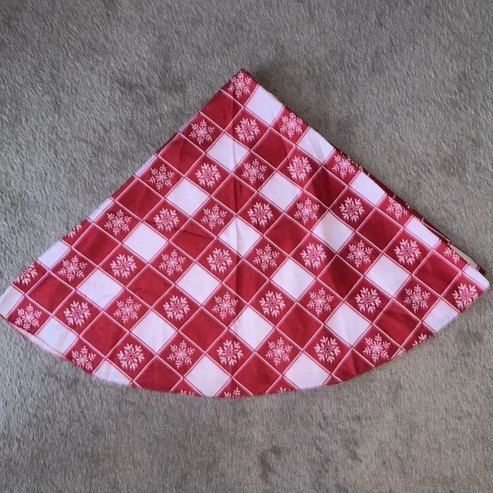 Snowflake 60” Round Tablecloth!